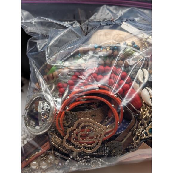 Jewelry Lot Vida Repurpose Bag Over 4 Pounds Beads & Possible Wearable Pieces - Picture 7 of 12